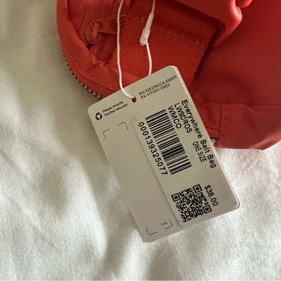 🆕 ORIGINAL OG Lululemon Everywhere Belt Bag * metal hardware - Warm Coral - Picture 5 of 9